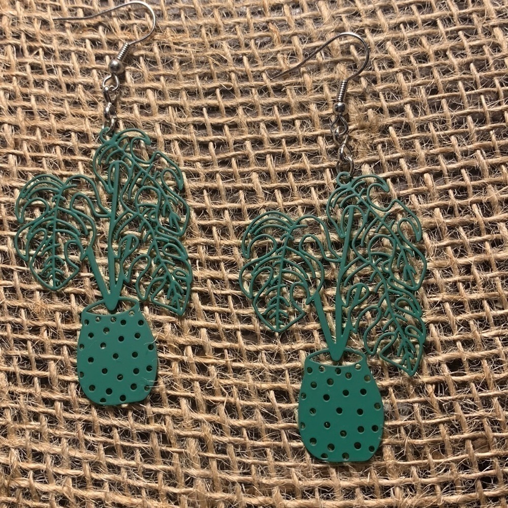 NWT Handmade Plant Earrings